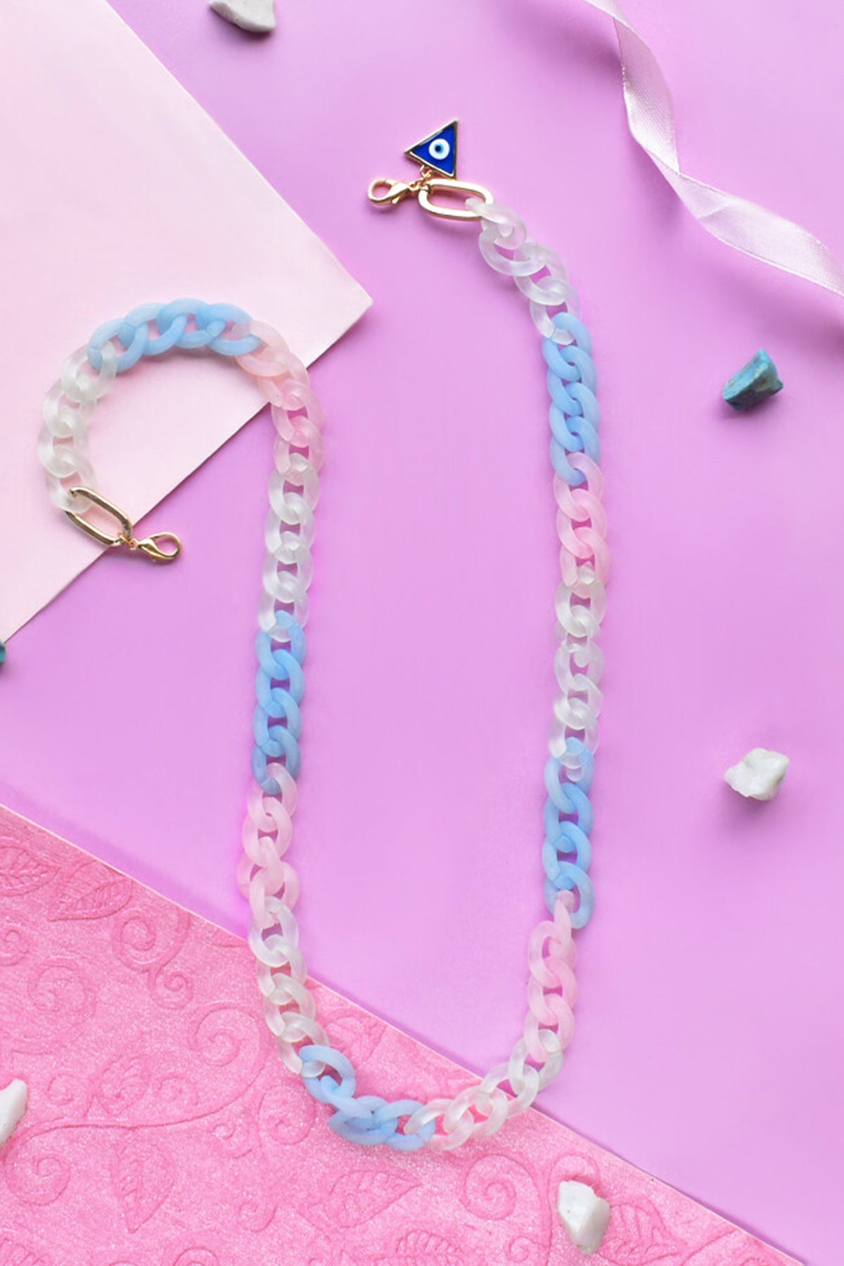 Taffy Candy Chain